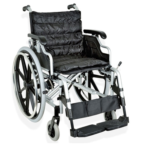 Deluxe com rodas sólidas e braços de mesa - assento 46 cm