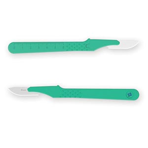 Disposable scalpel N. 22 with safety blade guard - sterile