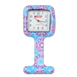 Fantasia lilla e blu cielo