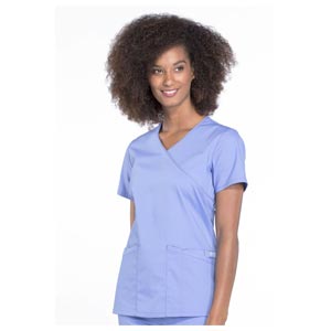 Tunique médicale femme Cherokee Professional avec décolleté en V – Bleu clair XS